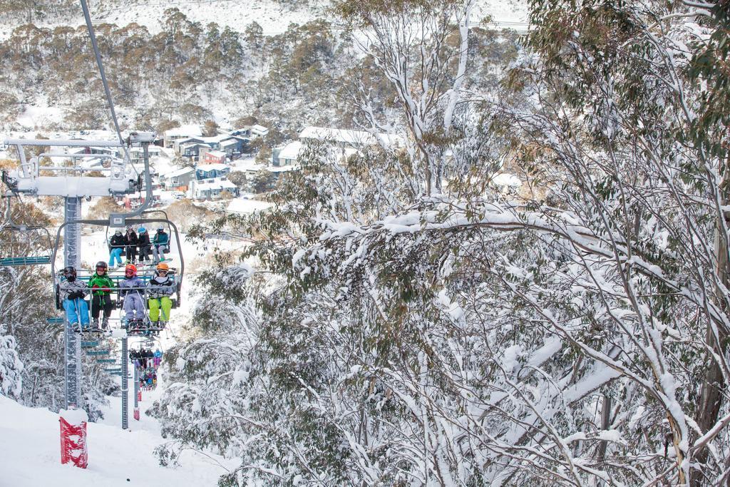 Bernti'S Mountain Inn Thredbo Extérieur photo